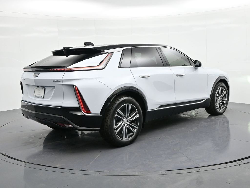 Cadillac LYRIQ Vehicle Full-screen Gallery Image 6