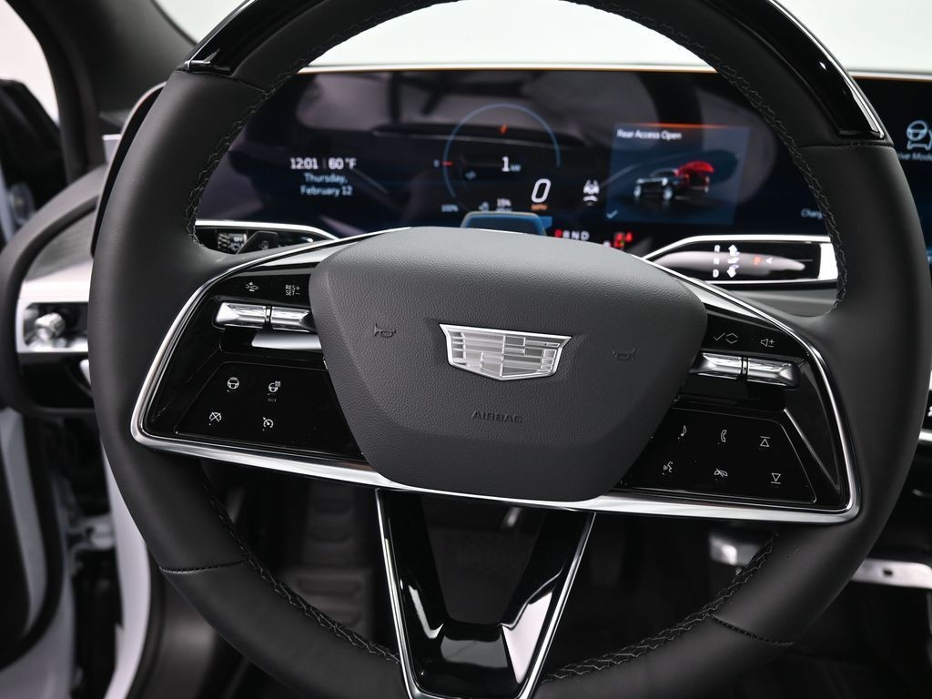 Cadillac LYRIQ Vehicle Full-screen Gallery Image 13