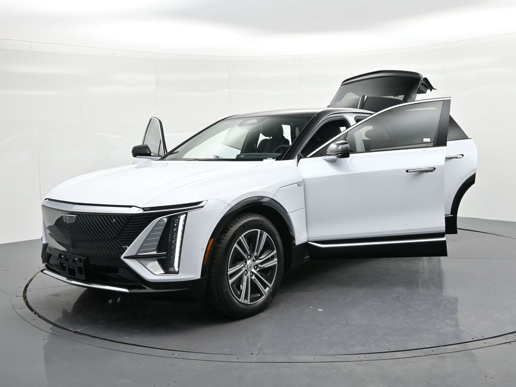 Cadillac LYRIQ Vehicle Full-screen Gallery Image 28