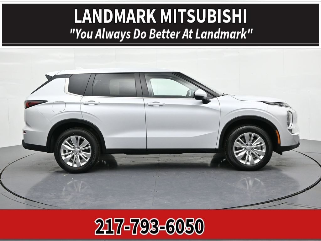 Mitsubishi Outlander Vehicle Full-screen Gallery Image 5