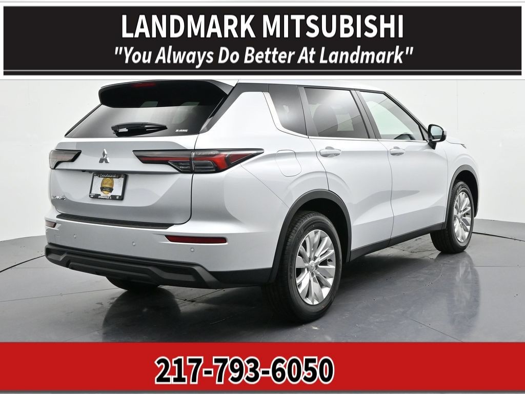 Mitsubishi Outlander Vehicle Full-screen Gallery Image 6