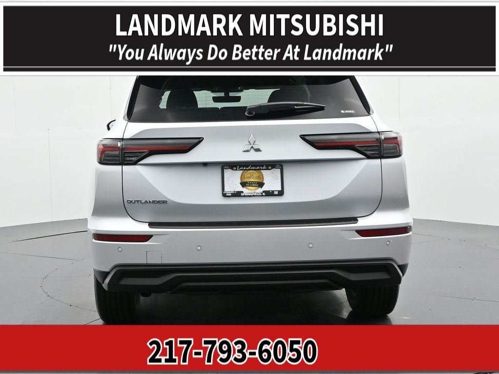 Mitsubishi Outlander Vehicle Full-screen Gallery Image 7