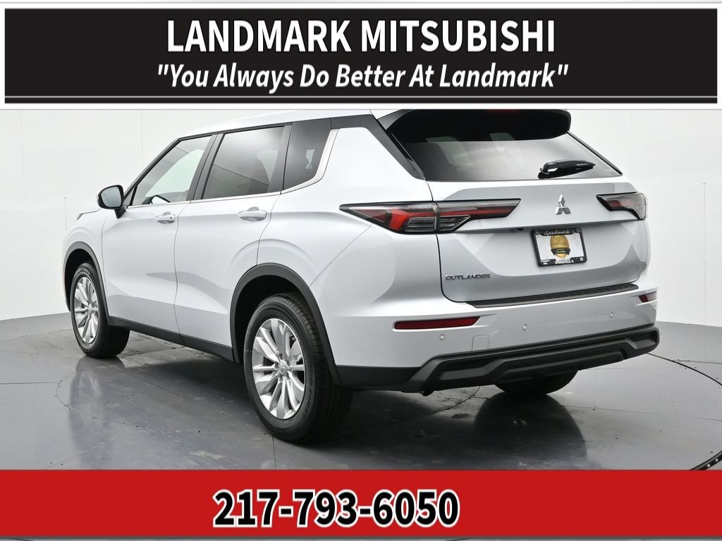 Mitsubishi Outlander Vehicle Full-screen Gallery Image 8