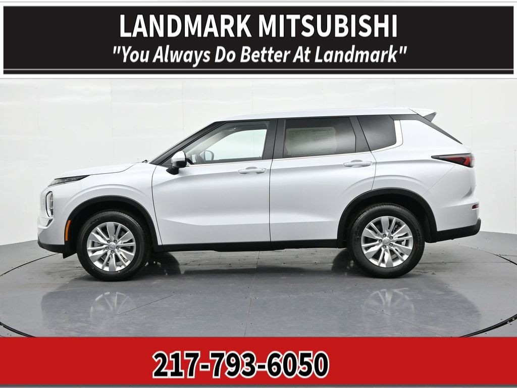 Mitsubishi Outlander Vehicle Full-screen Gallery Image 9