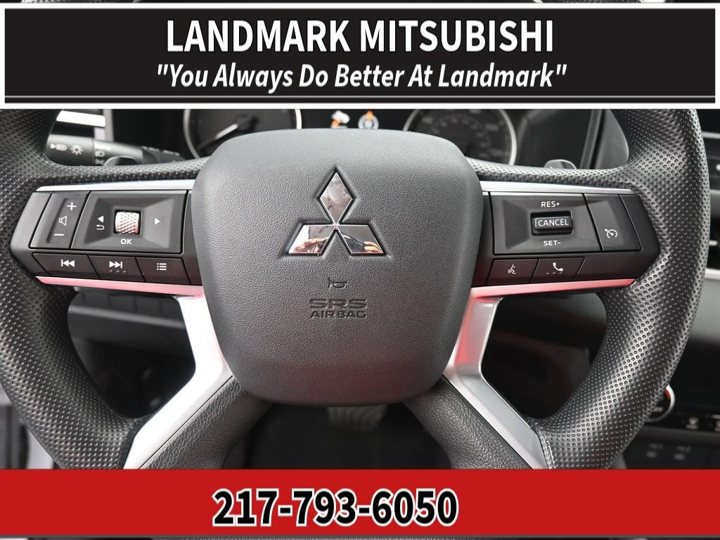 Mitsubishi Outlander Vehicle Full-screen Gallery Image 14