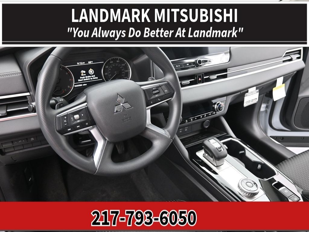 Mitsubishi Outlander Vehicle Full-screen Gallery Image 16
