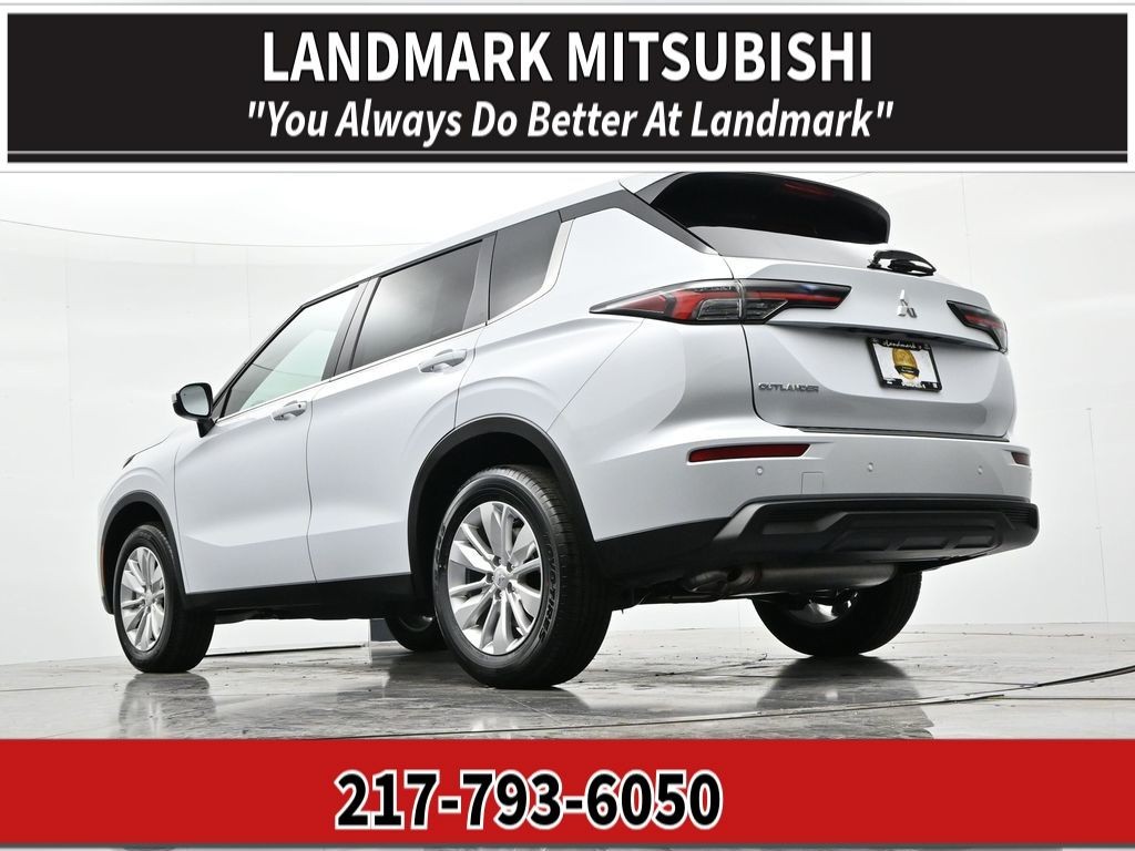 Mitsubishi Outlander Vehicle Full-screen Gallery Image 21