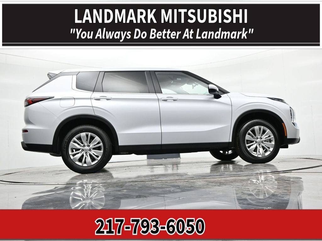 Mitsubishi Outlander Vehicle Full-screen Gallery Image 24