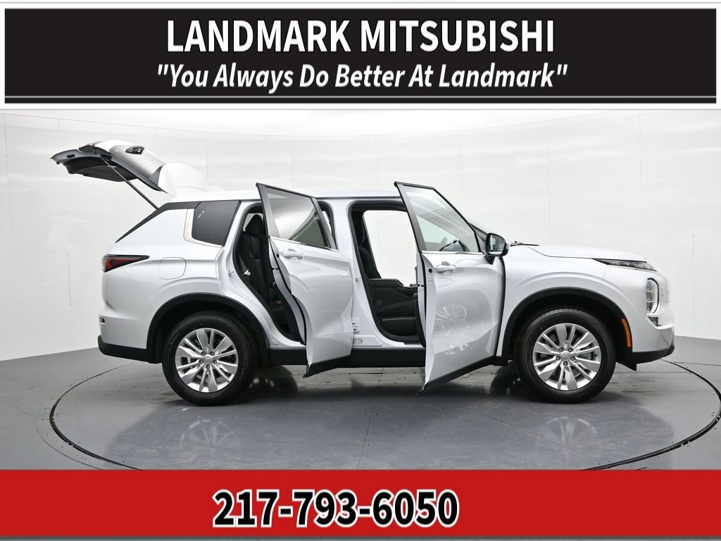 Mitsubishi Outlander Vehicle Full-screen Gallery Image 25