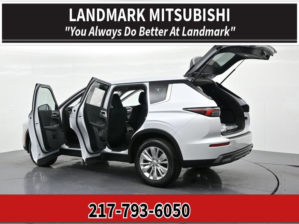 Mitsubishi Outlander Vehicle Full-screen Gallery Image 26