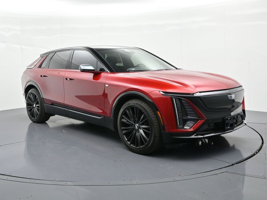 Cadillac LYRIQ Vehicle Full-screen Gallery Image 3