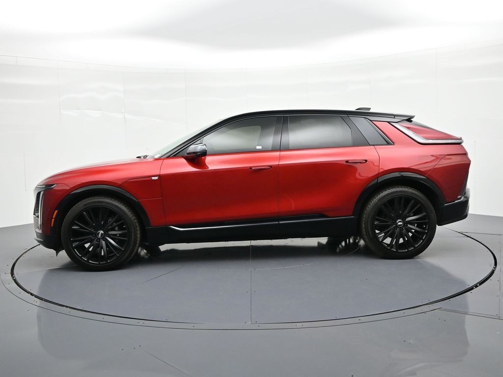 Cadillac LYRIQ Vehicle Full-screen Gallery Image 8