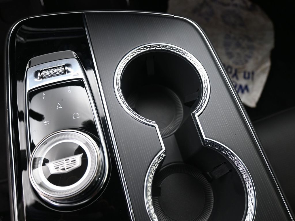 Cadillac LYRIQ Vehicle Full-screen Gallery Image 14