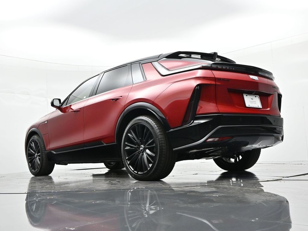 Cadillac LYRIQ Vehicle Full-screen Gallery Image 33