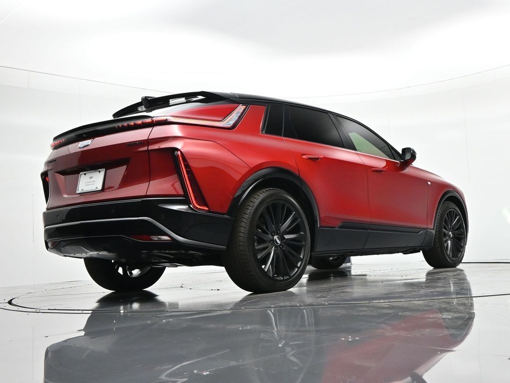 Cadillac LYRIQ Vehicle Full-screen Gallery Image 35