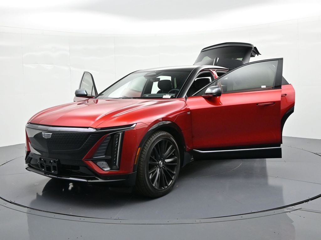 Cadillac LYRIQ Vehicle Full-screen Gallery Image 39