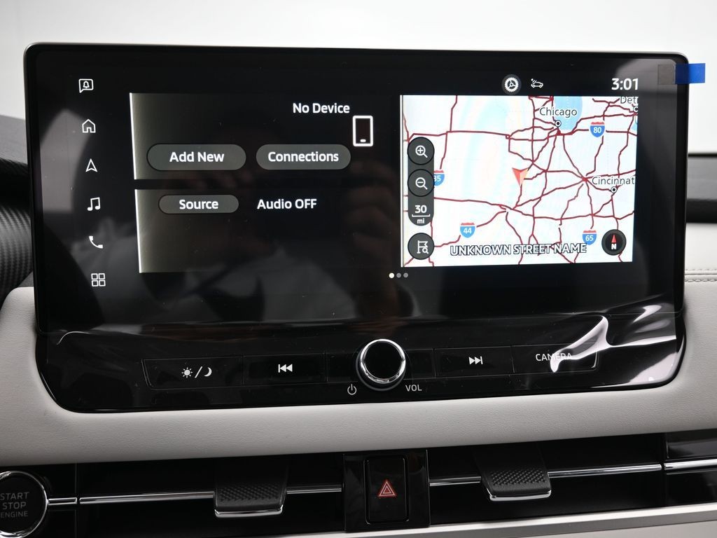 Mitsubishi Outlander Vehicle Full-screen Gallery Image 9