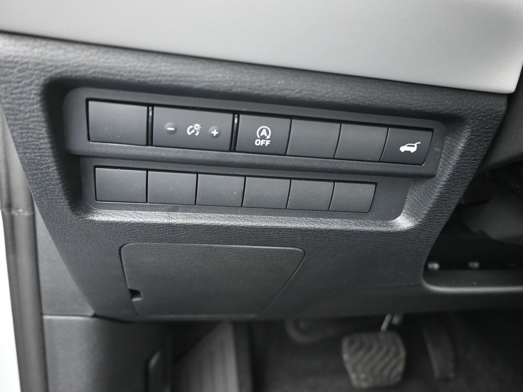 Mitsubishi Outlander Vehicle Full-screen Gallery Image 14