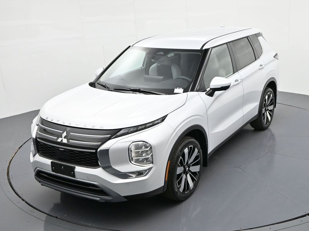 Mitsubishi Outlander Vehicle Full-screen Gallery Image 19