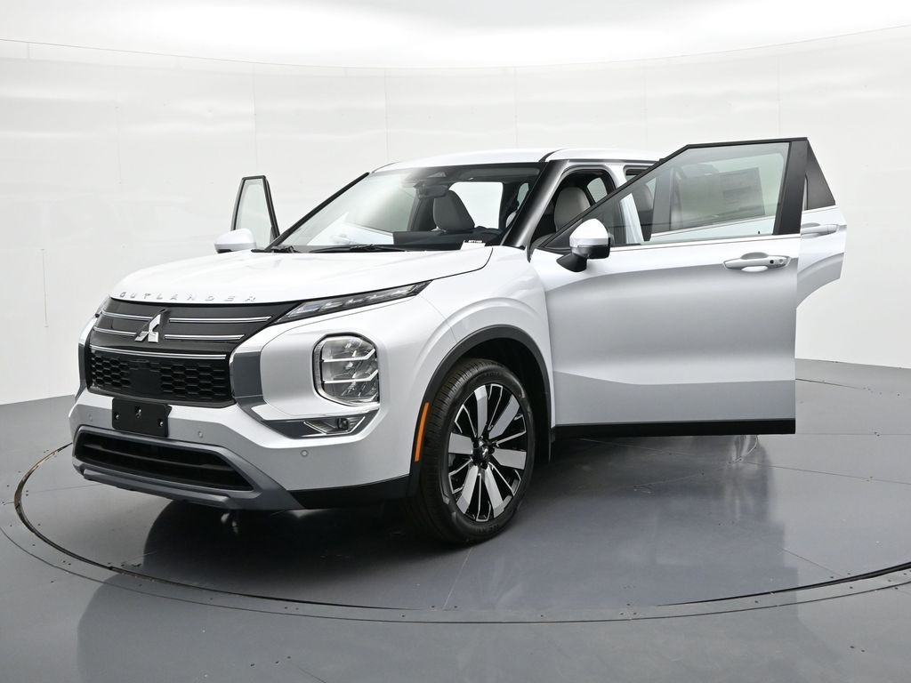 Mitsubishi Outlander Vehicle Full-screen Gallery Image 27