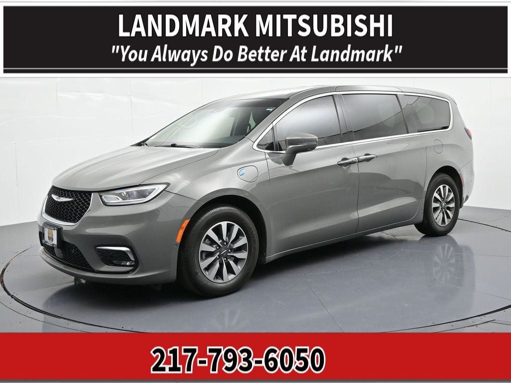 2022 Chrysler Pacifica Hybrid Touring L FWD