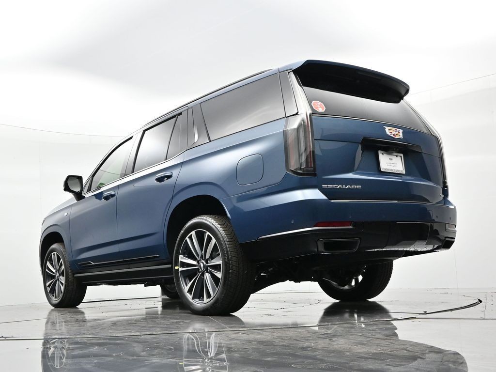 Cadillac Escalade Vehicle Full-screen Gallery Image 21