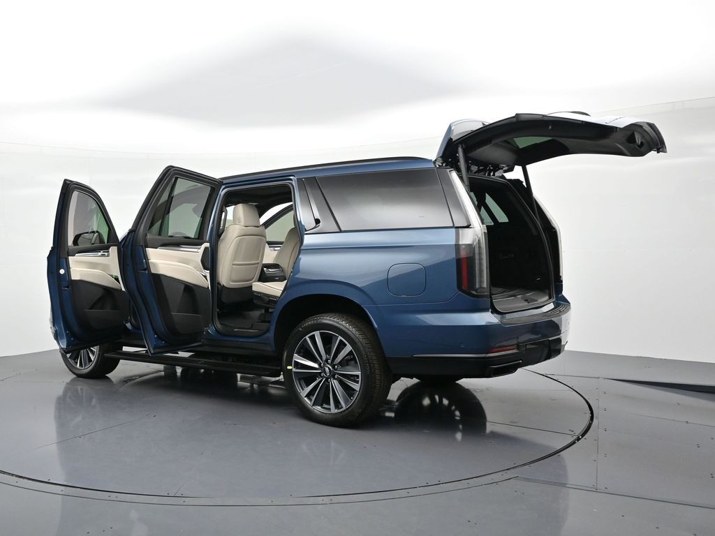 Cadillac Escalade Vehicle Full-screen Gallery Image 26