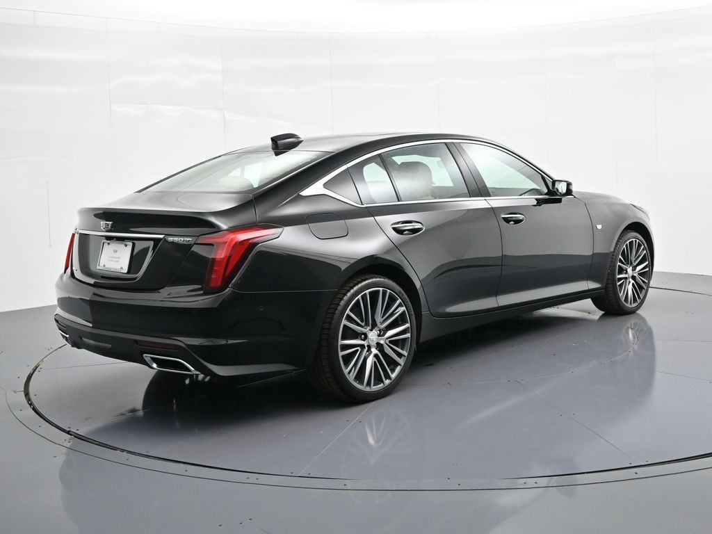Cadillac CT5 Vehicle Full-screen Gallery Image 5