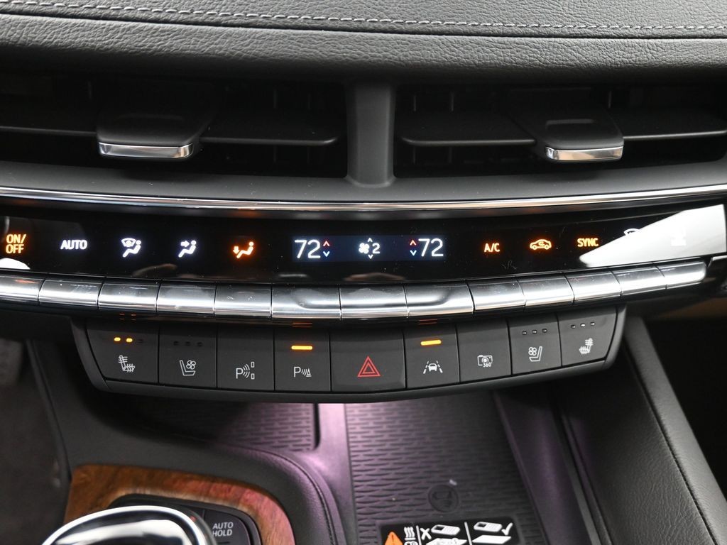 Cadillac CT5 Vehicle Full-screen Gallery Image 11