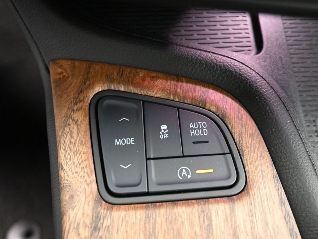 Cadillac CT5 Vehicle Full-screen Gallery Image 13