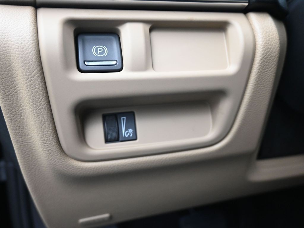 Cadillac CT5 Vehicle Full-screen Gallery Image 18