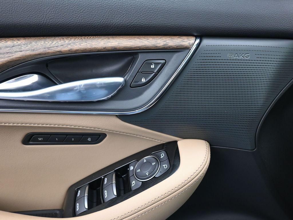 Cadillac CT5 Vehicle Full-screen Gallery Image 19