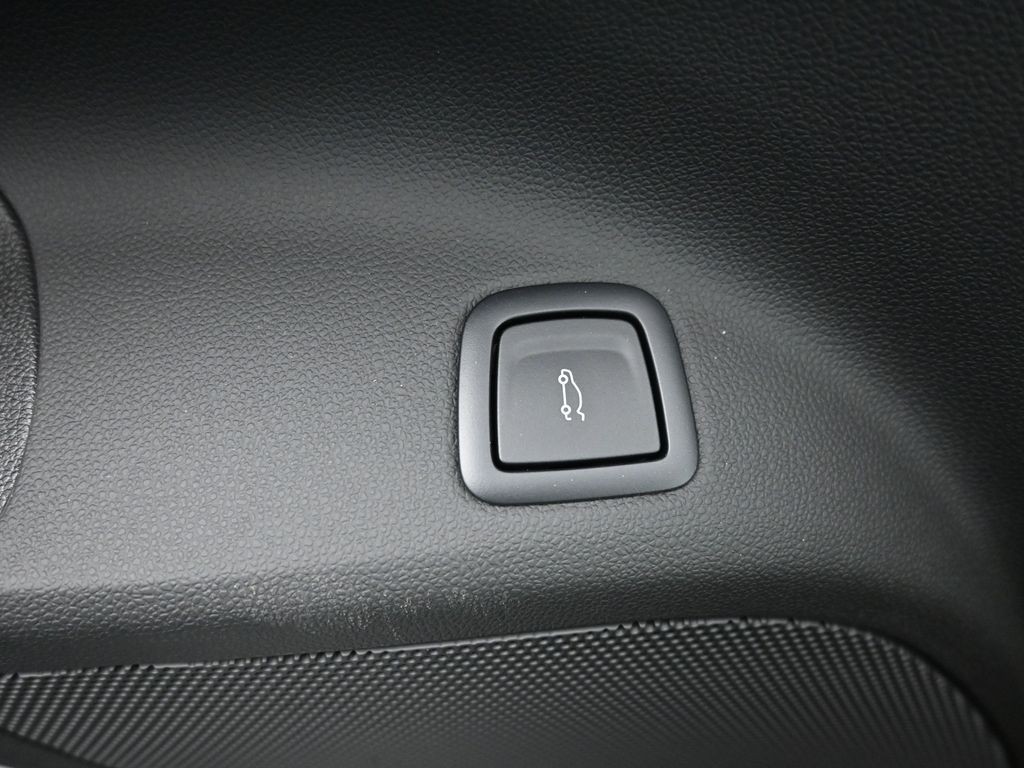 Cadillac CT5 Vehicle Full-screen Gallery Image 21