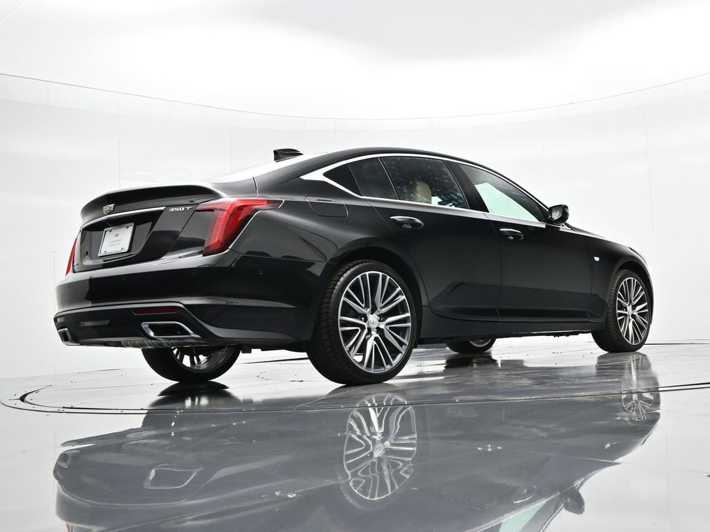 Cadillac CT5 Vehicle Full-screen Gallery Image 29