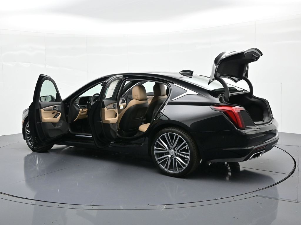 Cadillac CT5 Vehicle Full-screen Gallery Image 32