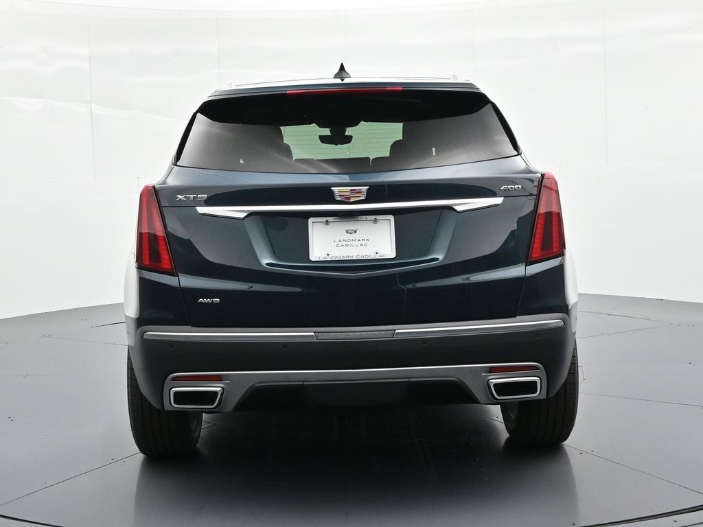 Cadillac XT5 Vehicle Full-screen Gallery Image 6