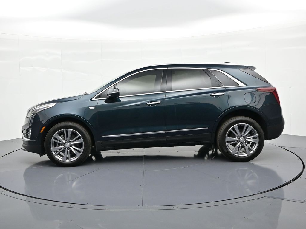 Cadillac XT5 Vehicle Full-screen Gallery Image 8