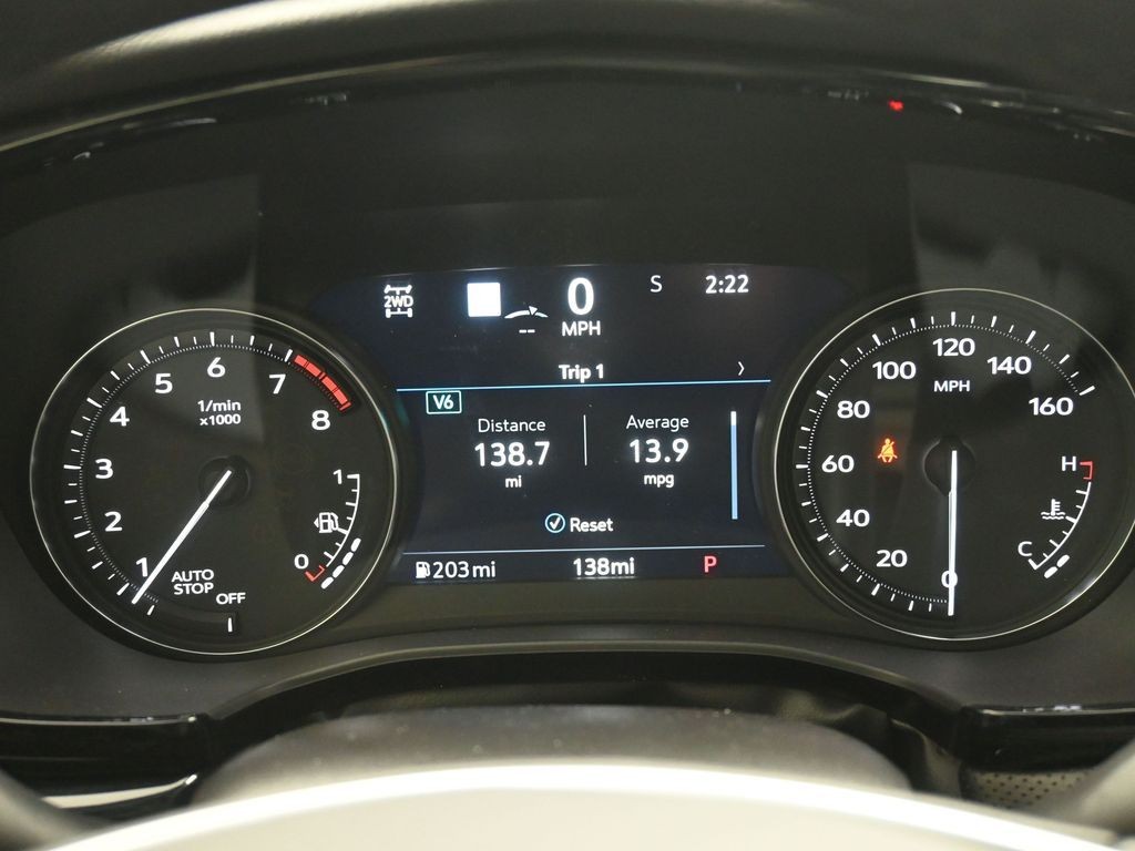 Cadillac XT5 Vehicle Full-screen Gallery Image 9