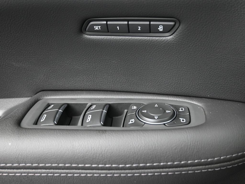 Cadillac XT5 Vehicle Full-screen Gallery Image 20