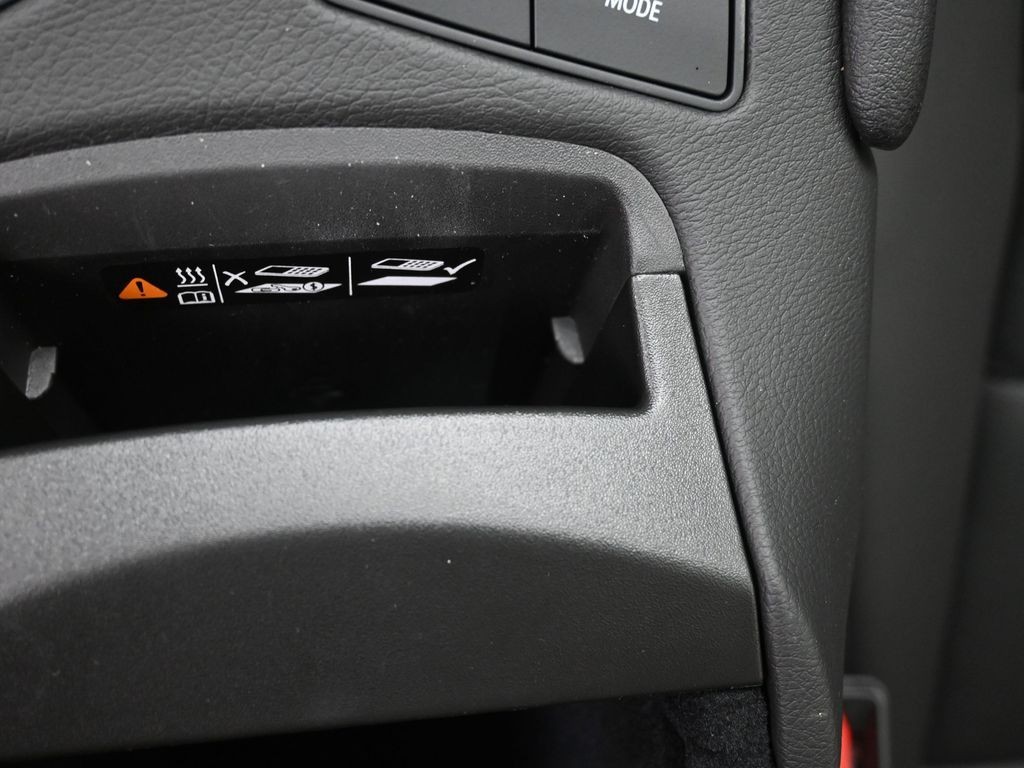 Cadillac XT5 Vehicle Full-screen Gallery Image 23