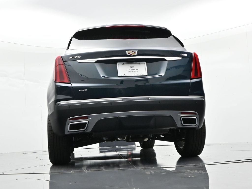 Cadillac XT5 Vehicle Full-screen Gallery Image 31