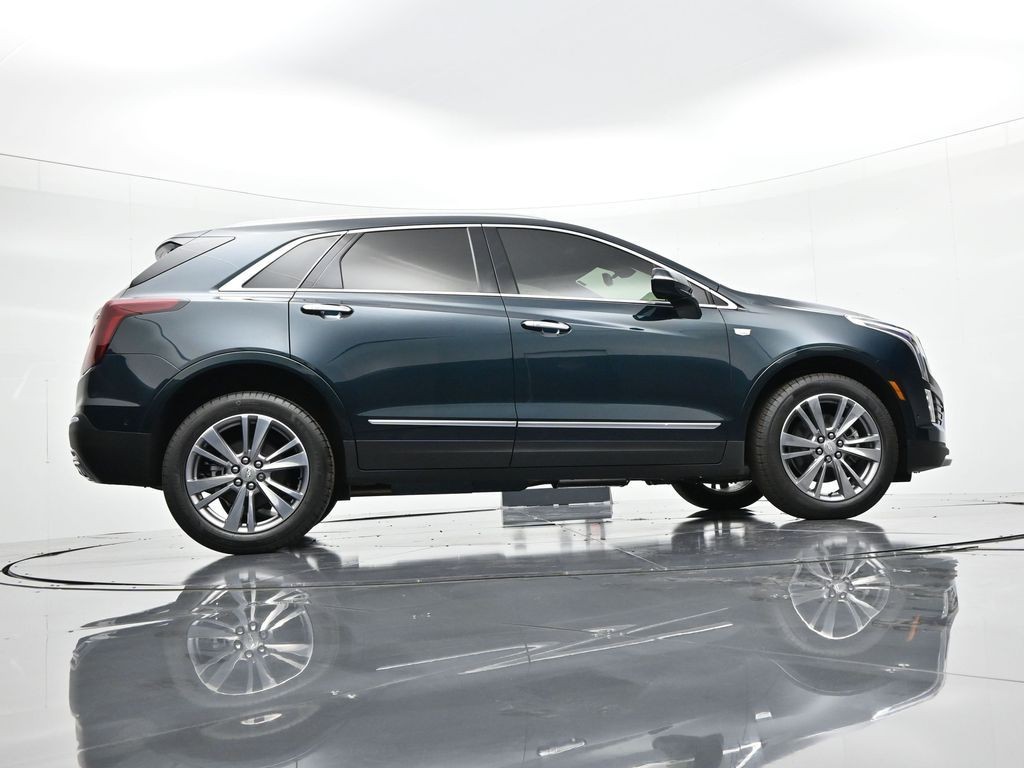 Cadillac XT5 Vehicle Full-screen Gallery Image 33