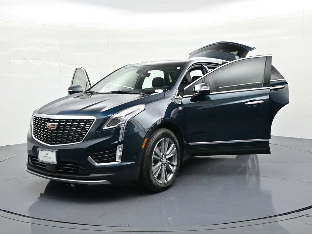 Cadillac XT5 Vehicle Full-screen Gallery Image 36