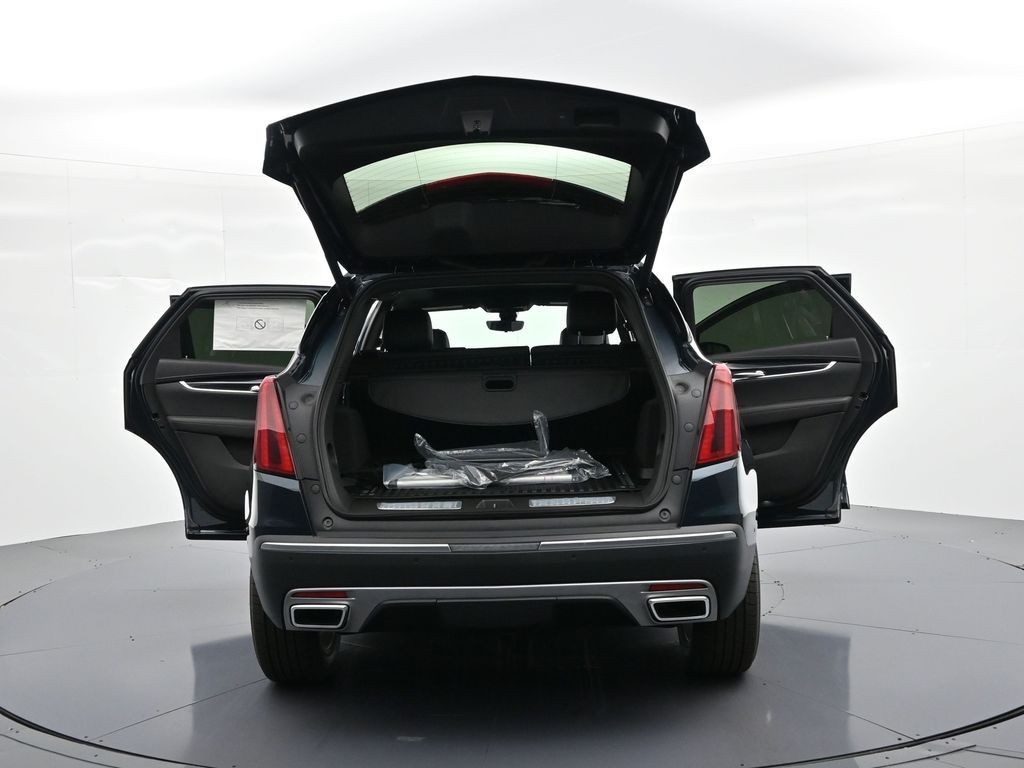 Cadillac XT5 Vehicle Full-screen Gallery Image 37