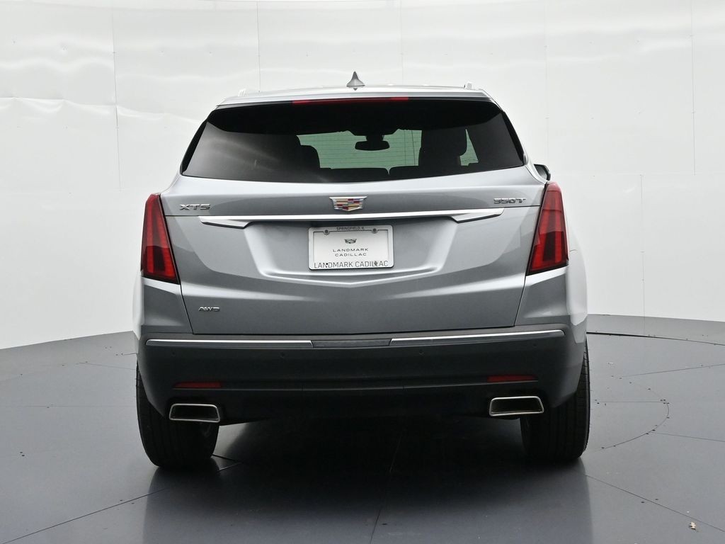 Cadillac XT5 Vehicle Full-screen Gallery Image 6