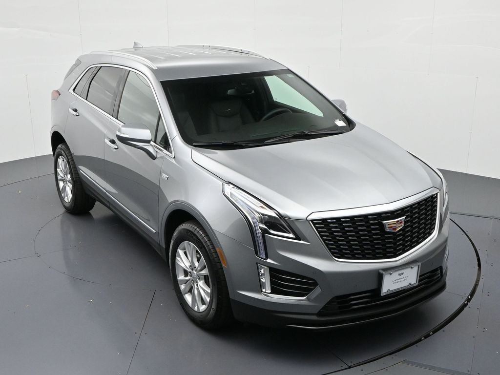 Cadillac XT5 Vehicle Full-screen Gallery Image 15