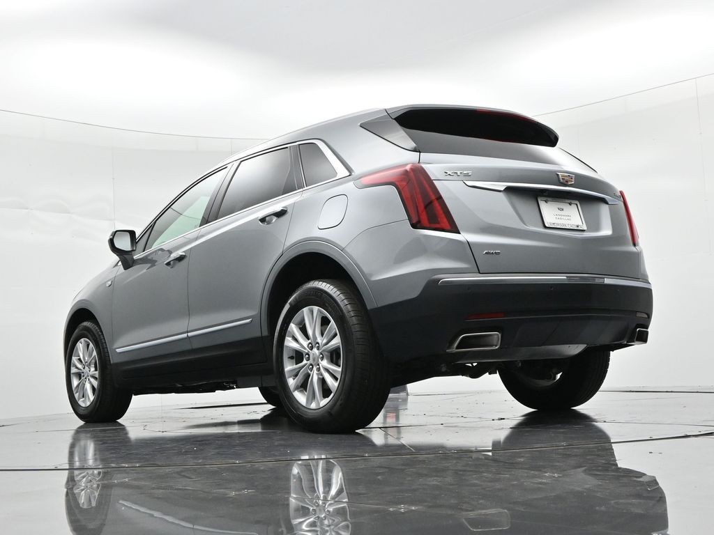 Cadillac XT5 Vehicle Full-screen Gallery Image 19