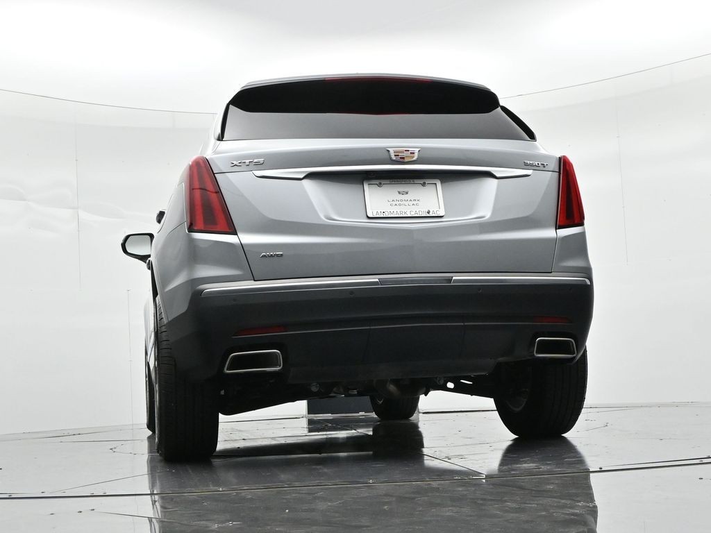 Cadillac XT5 Vehicle Full-screen Gallery Image 20