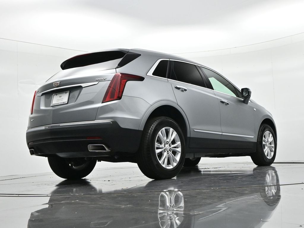 Cadillac XT5 Vehicle Full-screen Gallery Image 21