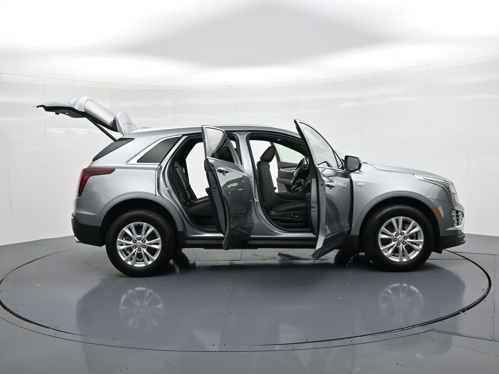 Cadillac XT5 Vehicle Full-screen Gallery Image 23